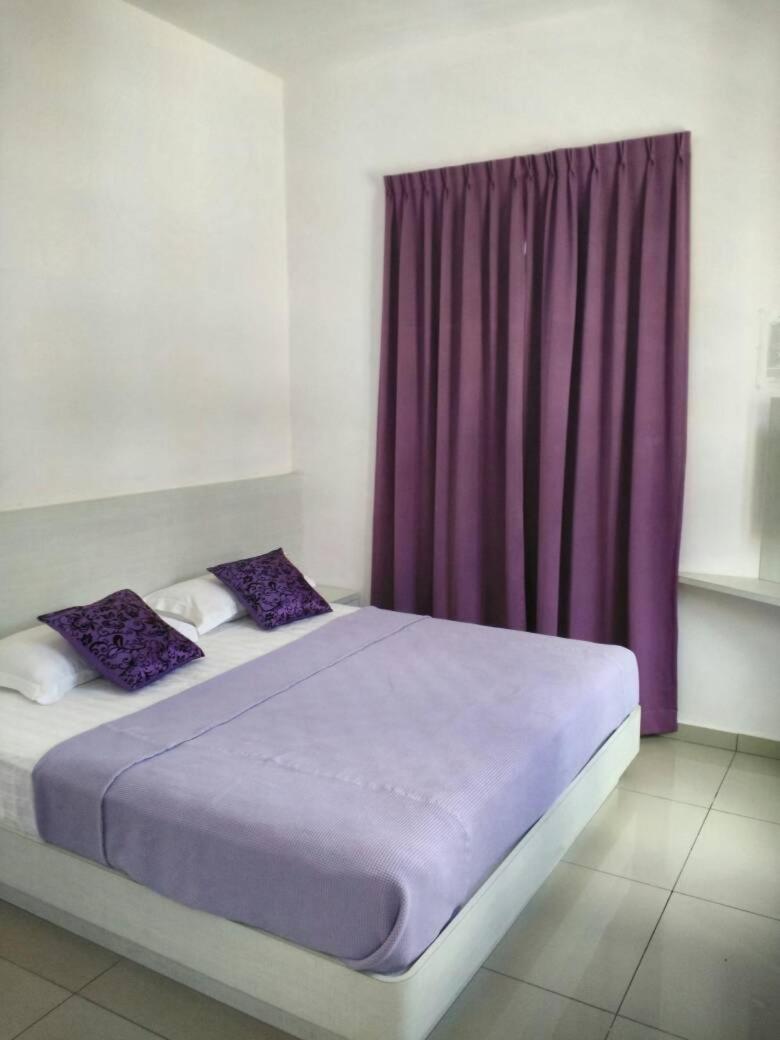 Lavender Riverside Hotel Malacca Екстер'єр фото